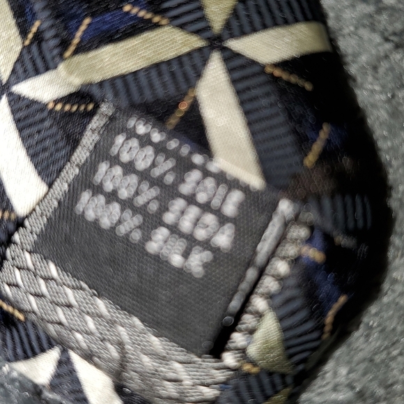 Square Patterned Tie - NEW - Picture 7 of 7